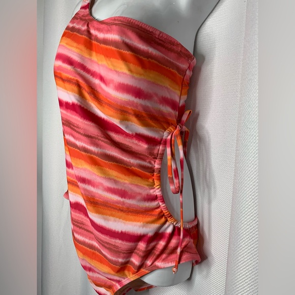 NWT Joe Fresh Cold Shoulder Swimsuit with cutout - Picture 4 of 13